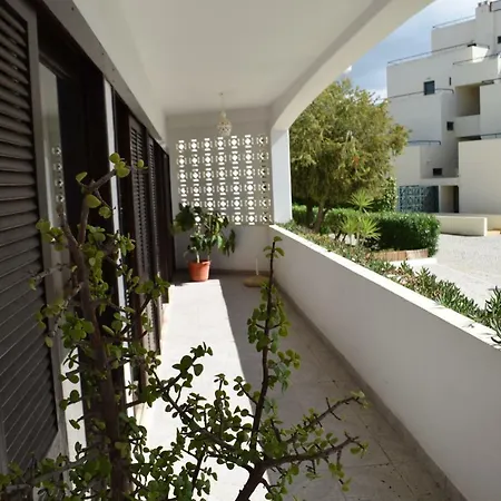 T2 Com Piscina E Wifi A 350 Metros Da * Olhos de Agua (Albufeira)